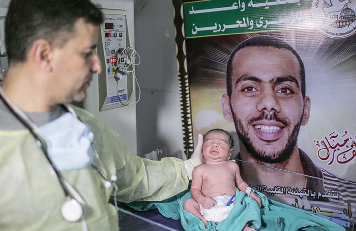 "الرسالة" تكشف خبايا تهريب النطف من سجون الاحتلال