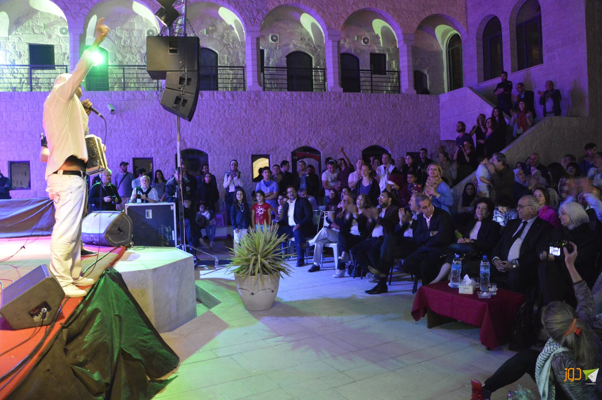 بالحفلات الراقصة.. محاولات تدجين لثوار "جبل النار" 