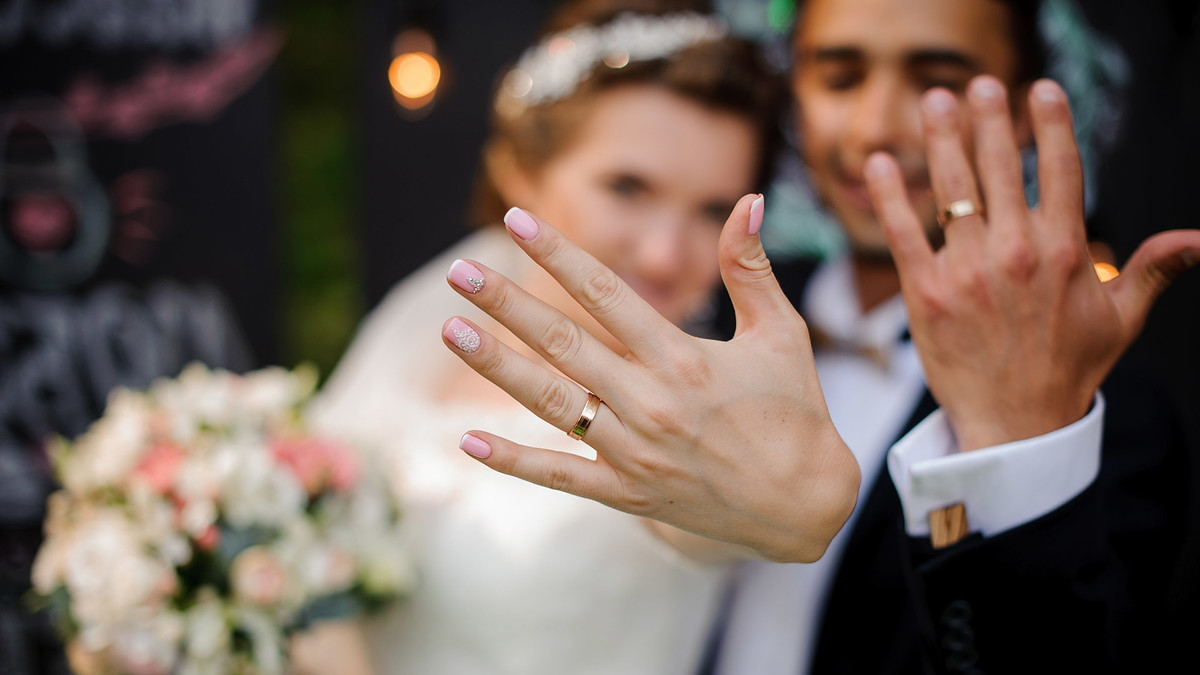 المتزوجون أقل عرضة لأمراض القلب!