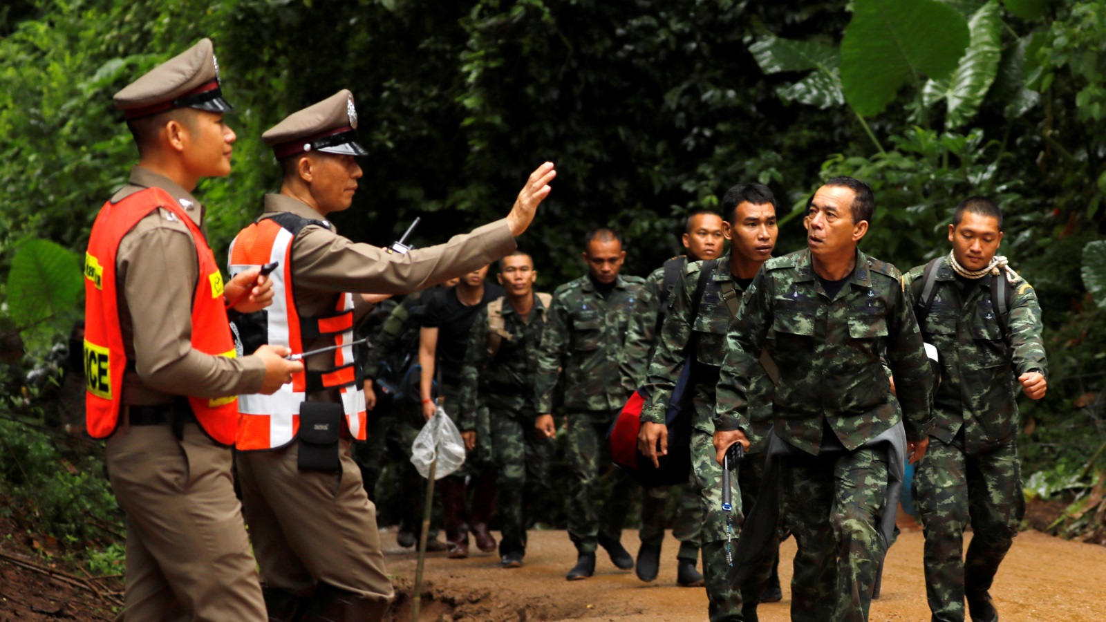 فريق الإنقاذ المكلف