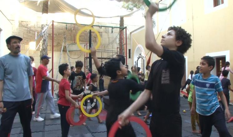 جانب من نشاطات مدرسة "الدرب الأحمر للفنون" المصرية