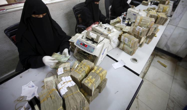 انهيار العملة يطلق احتجاجات بعدن