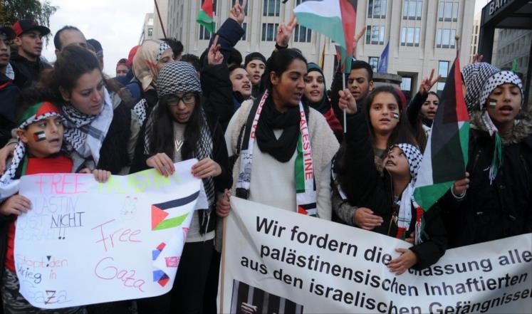 "جاليات أوروبا": عقاب السلطة لغزة تمرير لصفقة القرن