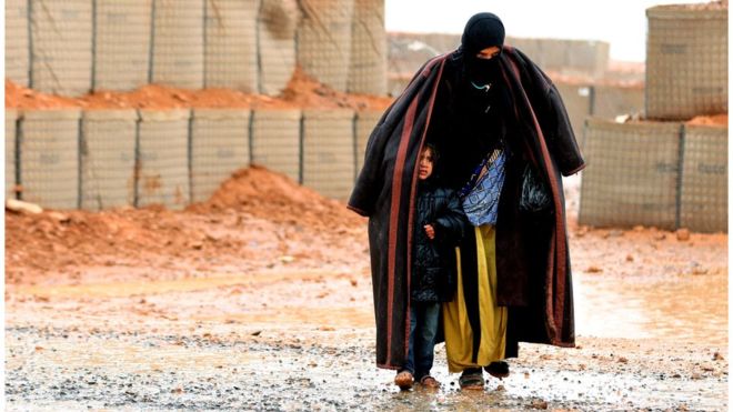 مهاجرون في مخيم الركبان