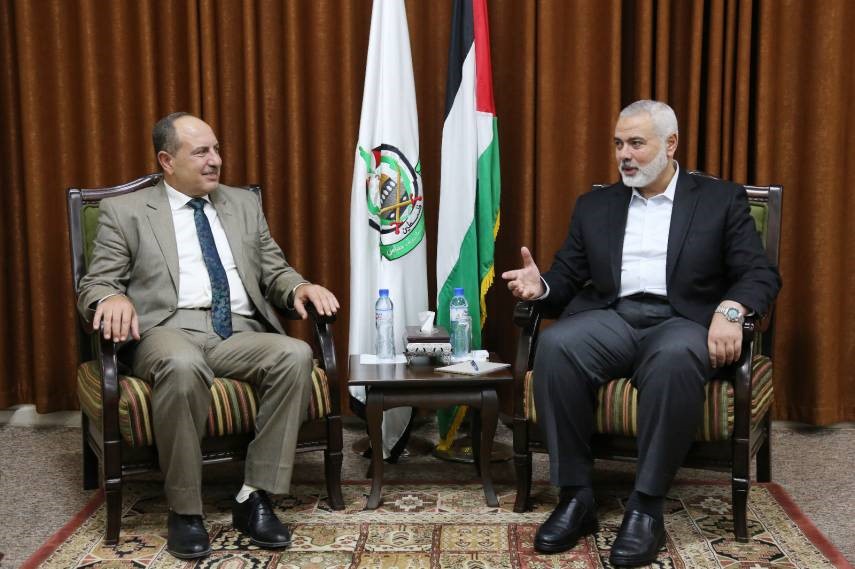 هنية يناقش مع "الهيئة المستقلة" عددًا من القضايا الإنسانية 