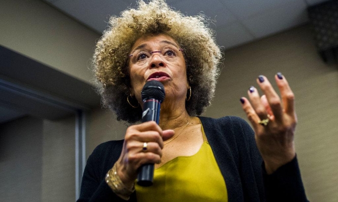 المناضلة أنجيلا ديفيس (أ ب)