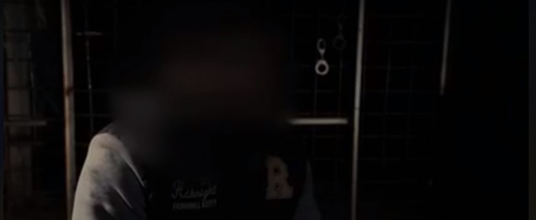 صورة من الفيديو لأحد العملاء وهو يدلي باعترافاته