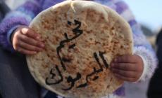 يعيش أبناء المخيم ظروفًا قاسية 