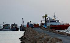 المنصة التي انطلق منها المهاجرون غير النظاميين قبل أيام جنوب شرق تونس (رويترز)