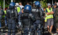 الشرطة سمت حركتها "السترات الزرقاء" لأنه لون زيها الرسمي 