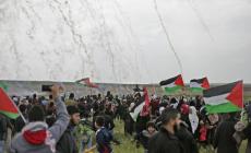 احراق العلم الامريكي في مسيرات العودة