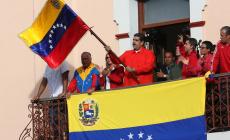 غوايدو يعلن نفسه رئيسا لفنزويلا.. الجيش يرفض وواشنطن تدعم