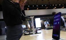 الصحة العالمية: الهواتف الذكية تهدد مليار شخص بفقدان السمع