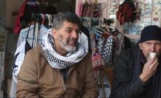 يجاهد المحتسب بشكل يومي للوصول لمنزله المطل على الحرم الابراهيمي