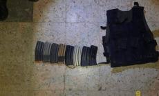 معاريف: الشرطة أحبطت تهريب أسلحة من الأردن واعتقلت مشتبه بهم