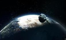 كويكب يطير بالقرب من الأرض...فيديو