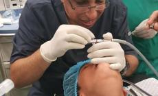 استخراج قطع بلاستيكية من رئة طفل بالمنظار بمجمع الشفاء