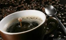 هل تساعد القهوة على علاج الصداع؟