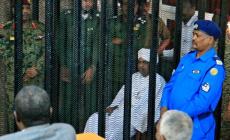 البشير حضر إلى المحكمة في الخرطوم ومحاموه يعتبرون أن قضيته "سياسية"- جيتي