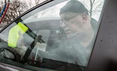 كيف تحمي سيارتك من كورونا؟ وهل تحميك القفازات؟