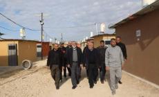 حماس تسلم 1000 وحدة حجر صحي للجهات الحكومية بغزة