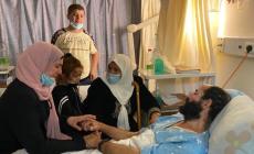 الأسير المحرر ماهر الأخرس داخل المستشفى