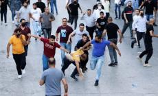 قمع بلطجية السلطة للمتظاهرين أمس