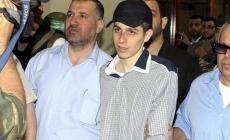 القائد الشهيد أبو محمد الجعبري  لحظة تسليم شاليط (ارشيفية)