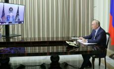 بوتين وبايدن خلال المكالمة