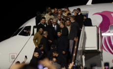 باشاغا لدى وصوله مطار معيتيقة بطرابلس عقب تعيينه رئيسا للحكومة من قبل مجلس النواب (الأوروبية)