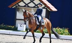 الفارسة الفلسطينية ديانا الشاعر.jpg