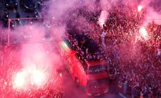 شاهد: استقبال المنتخب المغربي في الرباط وشوارع المغرب تعج بالجماهير المغربية لاستقبال أسود الأطلس