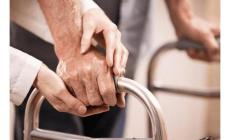 ما حكم صيام المسن المريض؟