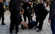 اعتداء على المرابطات في الاقصى