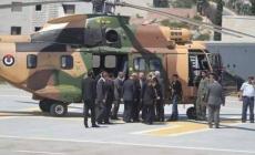 لحظة صعود عباس إلى الطائرة التي ستنقله إلى جنين