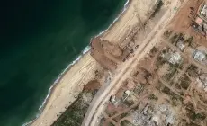 كابوس لوجستي يعيق تدفق المساعدات عبر رصيف غزة العائم.. صحيفة تكشف !