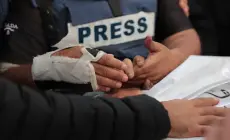 (إسرائيل) ترتكب جرائم حرب بحق الإعلاميين في غزة