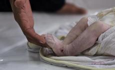 سيلا... الجسد الصغير الذي رحل تجمدا في خيام النزوح