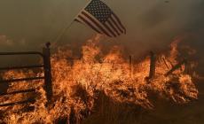 حرائق لوس أنجلوس متواصلة والسلطات تحذر من ارتفاع حصيلة الضحايا