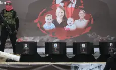 التلاعب الإعلامي الإسرائيلي والخطاب المزدوج حول عائلة بيباس