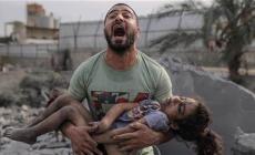 الكفن الأبيض بديلاً لملابس العيد في غزة... الاحتلال يواصل استهداف الأطفال