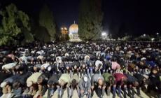 130 ألف مصل يؤدون صلاة العشاء والتراويح في المسجد الأقصى