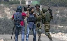 منتدى الإعلاميين: أكثر من 60 صحفيًا فلسطينيًا في سجون الاحتلال