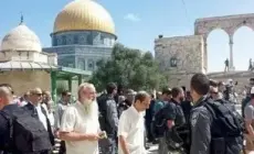 عشرات المستوطنين يقتحمون المسجد الأقصى بحماية قوات الاحتلال