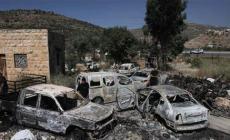 مستوطنون يحرقون 17 مركبة فلسطينية غرب سلفيت وسط تصعيد الاعتداءات بالضفة