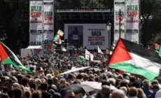 مظاهرات حاشدة في مدن أوروبية تطالب بوقف الحرب على غزة