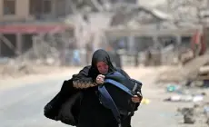 (المواصي تختنق).. كارثة إنسانية تتصاعد مع اتساع نطاق الإخلاء في خانيونس