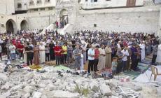 صورة من صلاة العيد الماضي وسط الركام في المسجد العمري الكبير- غزة.