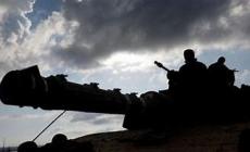 فضيحة ثقيلة.. الاحتلال يسلّح عصابات في غزة لخلق نموذج أمني خياني