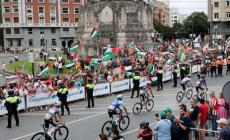 شركة كندية تنسحب من رعاية فريق دراجات إسرائيلي بعد احتجاجات مؤيدة لفلسطين